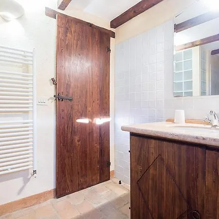 Sleeps 4 Pool Wifi Villa